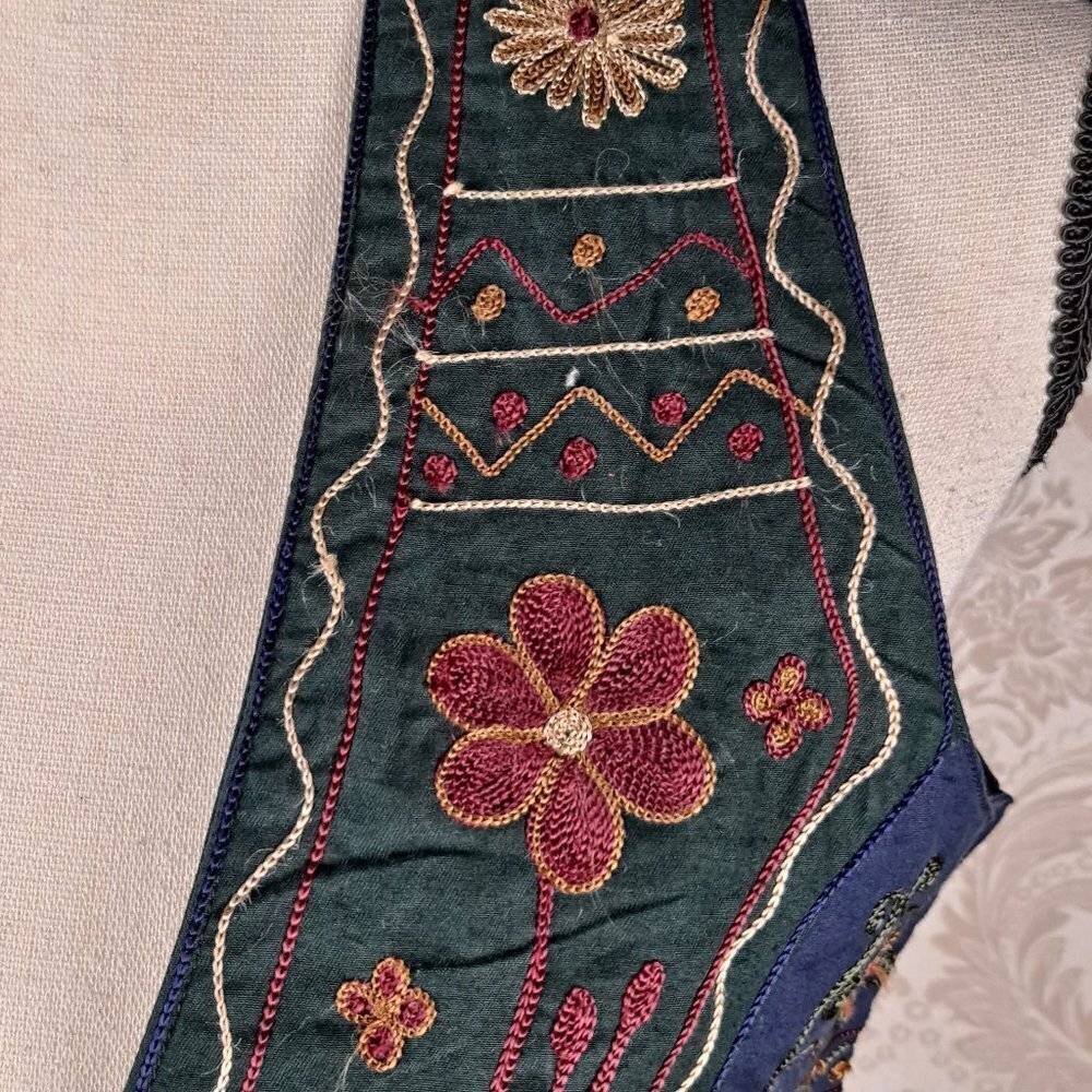 Solutions Petite Size Small Patchwork Floral Embr… - image 3